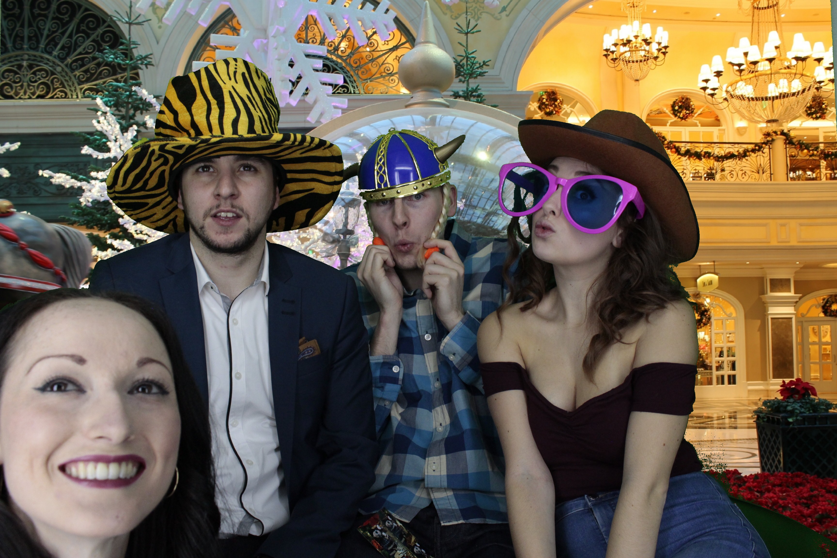 Kuoni Travel Christmas Party | View more photos from the event at gallery.myphotoboothexperience.co.uk/u/MyPhotoBoothExperienceLtd/Kuoni-Travel-Christmas-Party